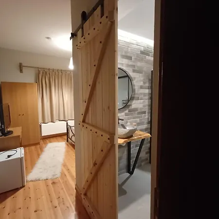 Traditional Vrigiis 3* Agios Germanos