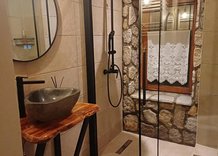 Gasthof Traditional Vrigiis Agios Germanos